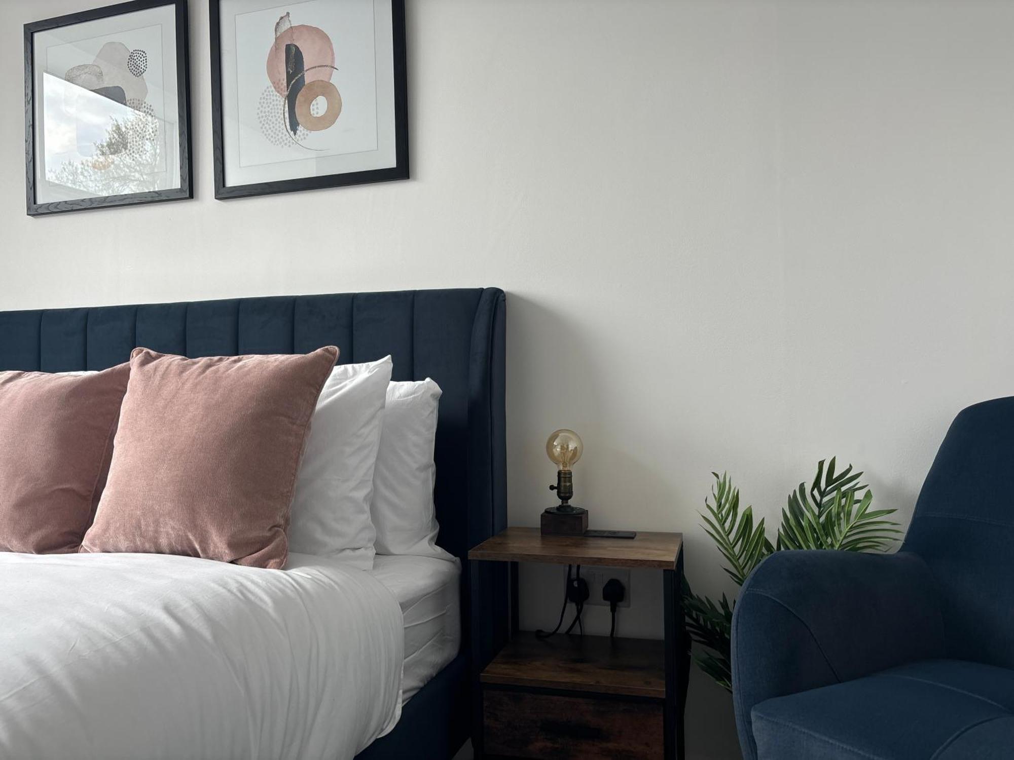 Manchester Apt, Free Parking, Business, Couples & Families Buitenkant foto