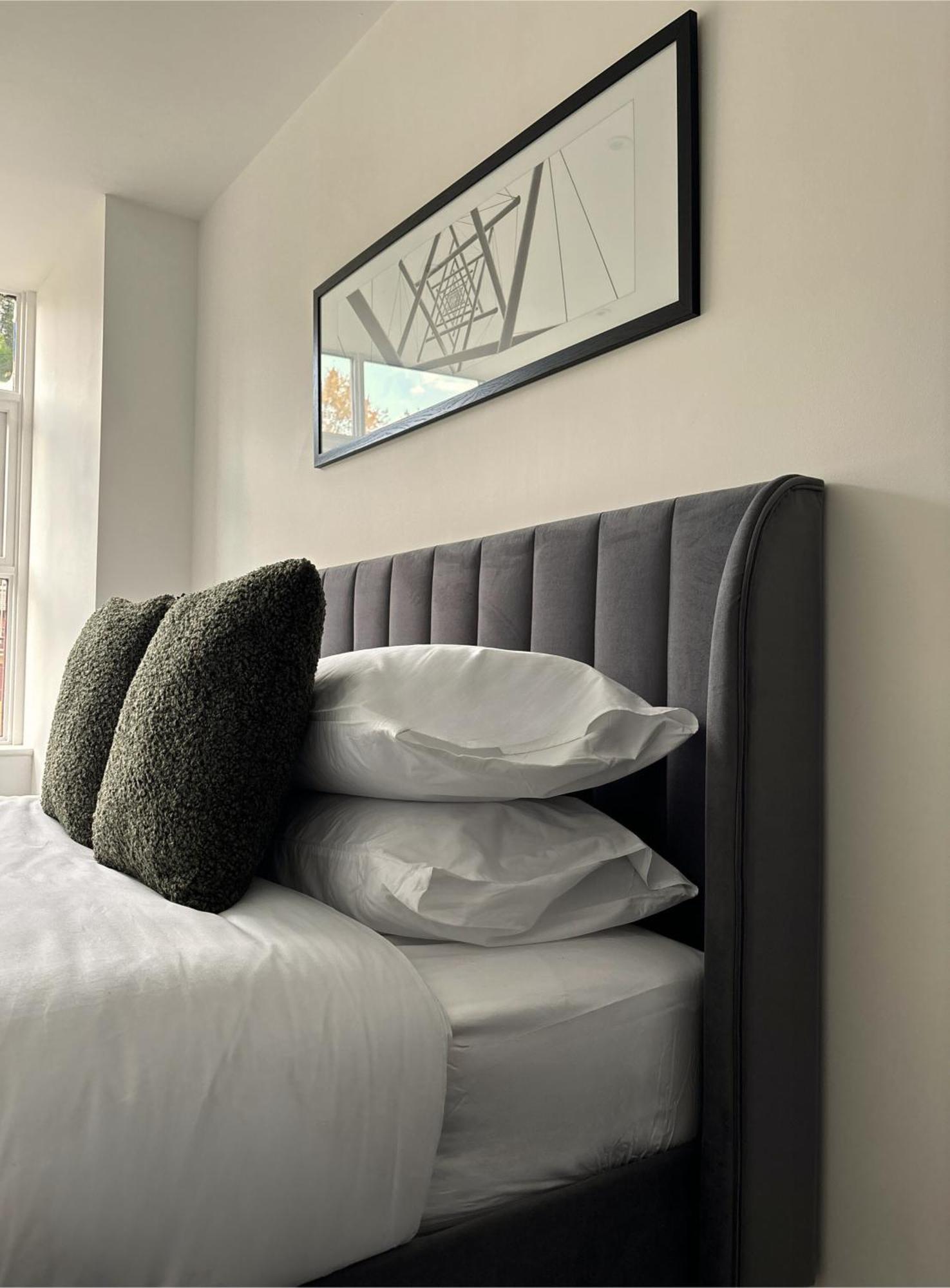 Manchester Apt, Free Parking, Business, Couples & Families Buitenkant foto