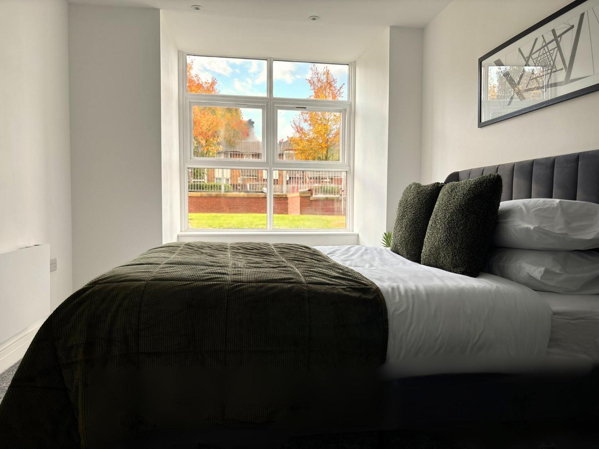 Manchester Apt, Free Parking, Business, Couples & Families Buitenkant foto