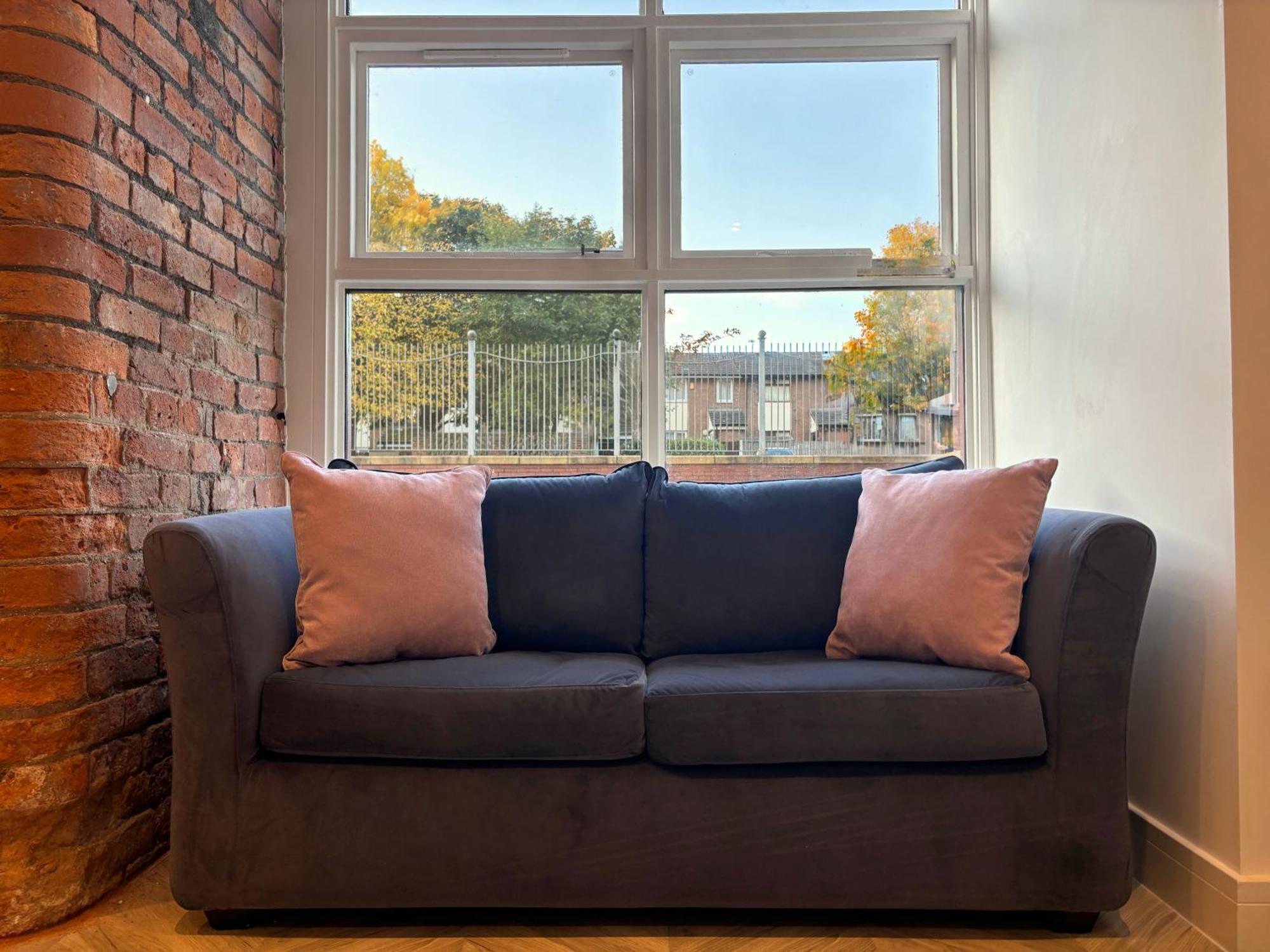 Manchester Apt, Free Parking, Business, Couples & Families Buitenkant foto